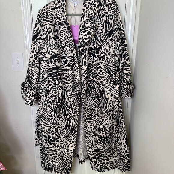 Black and white trench coat - Picture 1 of 7